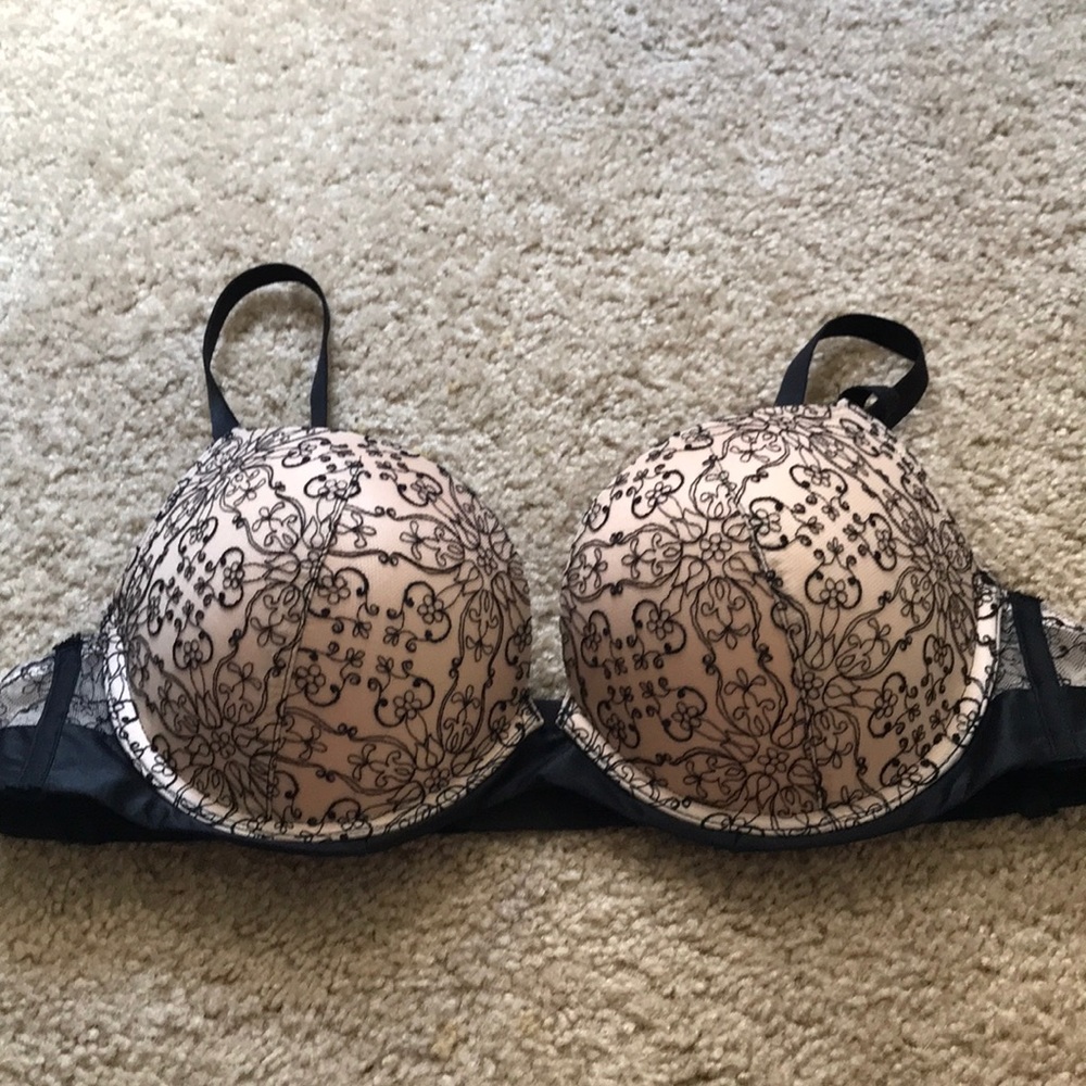 VS extreme push-up lacy bra
